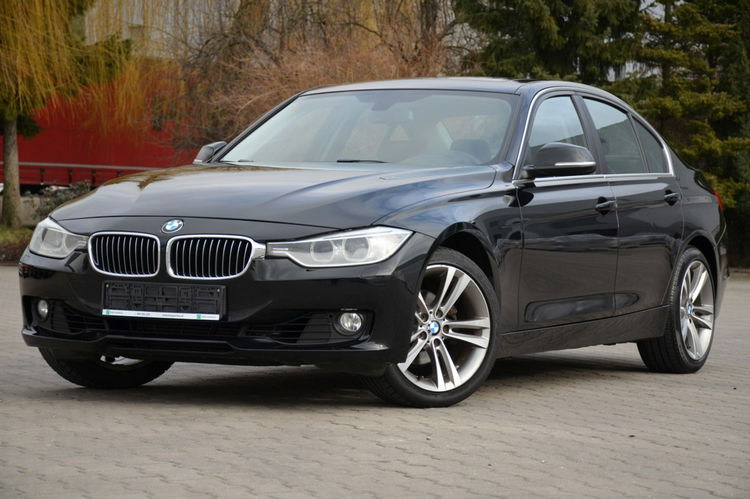 BMW 320 Czarna Zarejestrowana Serwisowana Bi-xenon Navi Start/Stop zdjęcie 16