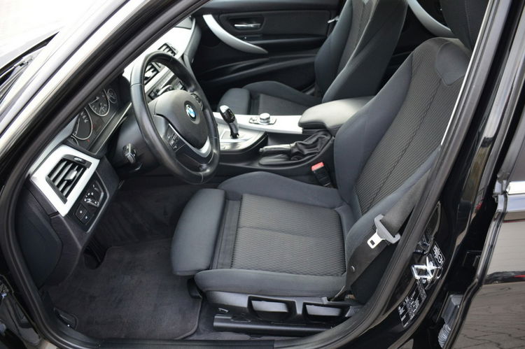 BMW 320 Czarna Zarejestrowana Serwisowana Bi-xenon Navi Start/Stop zdjęcie 20