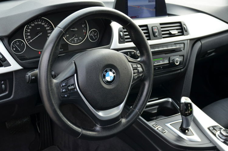 BMW 320 Czarna Zarejestrowana Serwisowana Bi-xenon Navi Start/Stop zdjęcie 22