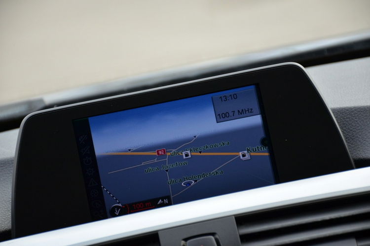 BMW 320 Czarna Zarejestrowana Serwisowana Bi-xenon Navi Start/Stop zdjęcie 32