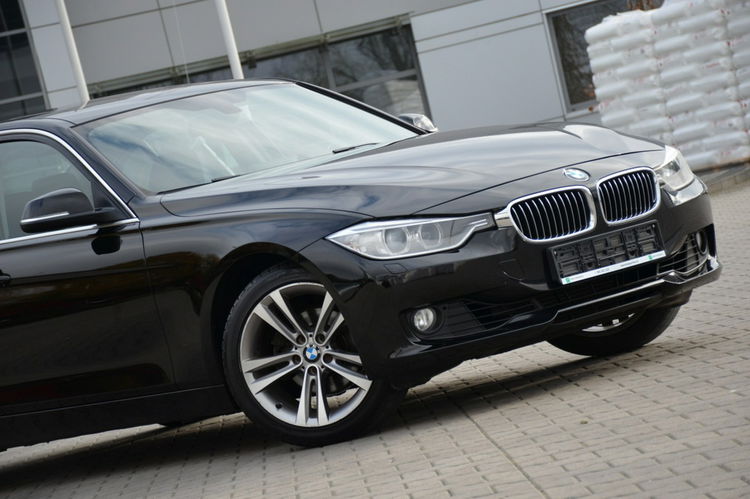 BMW 320 Czarna Zarejestrowana Serwisowana Bi-xenon Navi Start/Stop zdjęcie 8