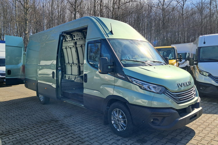IVECO Daily 35S18HA8 V zdjęcie 12