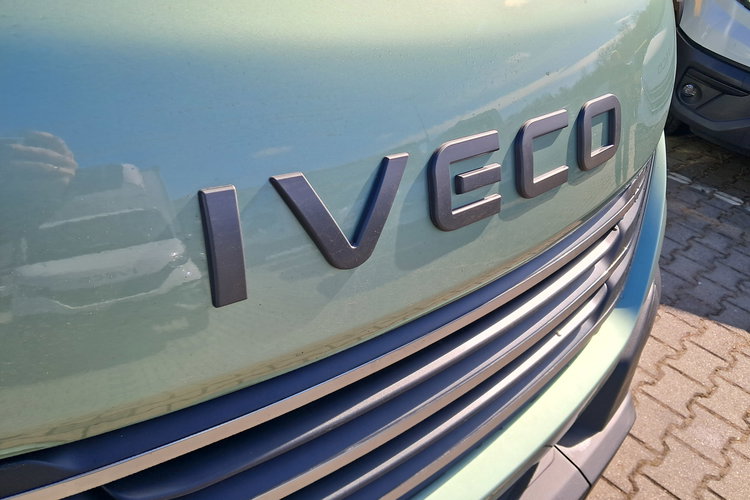 IVECO Daily 35S18HA8 V zdjęcie 17