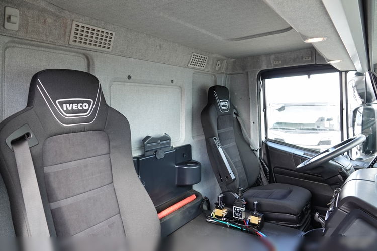 Iveco X-WAY 480 / 8X4 / WYWROTKA / HYDROBURTA / BORDMATIC / HYDROKLAPA / HARDOX / KAMERA  zdjęcie 45