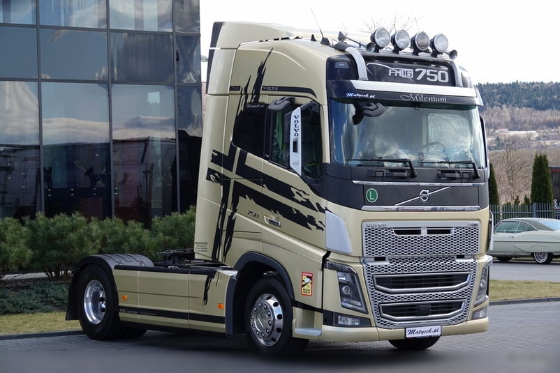 ciągnik siodłowy Volvo zdjęcie 1