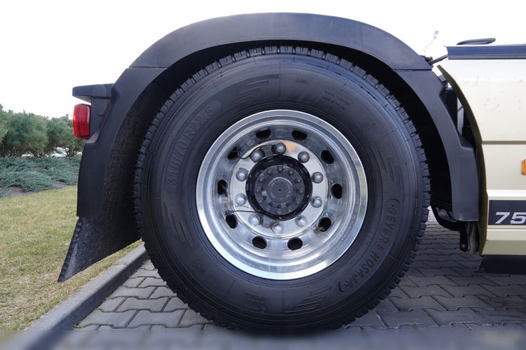 Volvo FH 750 / FH 16 / KLIMA POSTOJOWA / TV / SKÓRY / ALUFELGI / OPONY 100% / zdjęcie 22