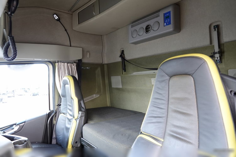 Volvo FH 750 / FH 16 / KLIMA POSTOJOWA / TV / SKÓRY / ALUFELGI / OPONY 100% / zdjęcie 25