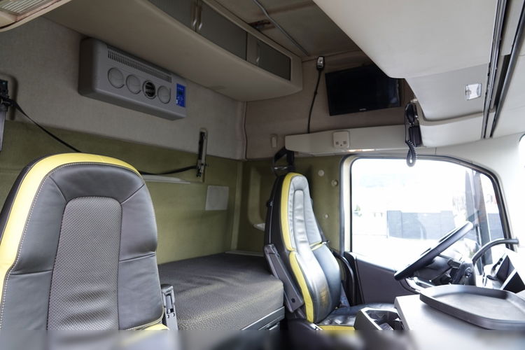 Volvo FH 750 / FH 16 / KLIMA POSTOJOWA / TV / SKÓRY / ALUFELGI / OPONY 100% / zdjęcie 37