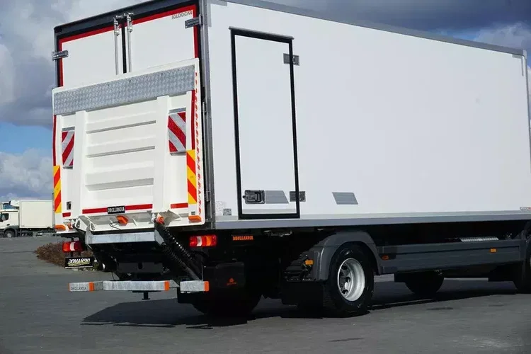 Mercedes ATEGO / 1524 / EURO 6 / CHŁODNIA + WINDA / 16 PALET / ŁAD. 7765KG zdjęcie 33