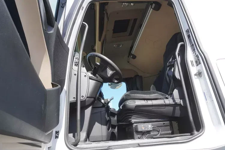 Mercedes Actros 2543 / BDF / Retarder / kabina sypialna zdjęcie 13