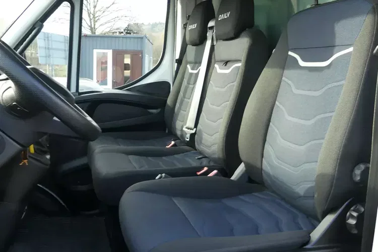 Iveco DAILY 72C18 / 3 LITRY 180 KM / PLANDEKA 6.15 / KABINA SYPIALNA / zdjęcie 22
