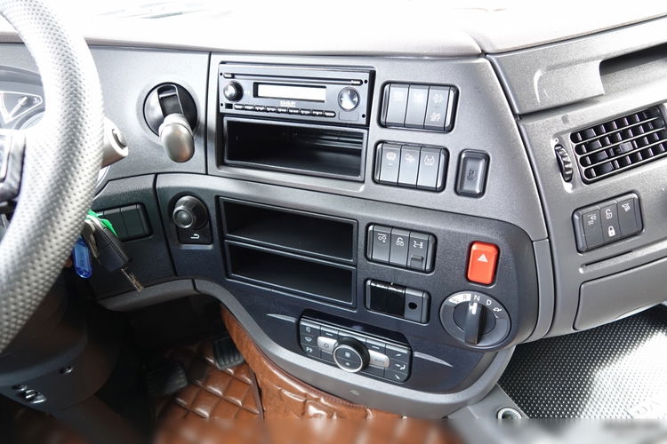DAF XF 480 / ZESTAW TANDEM / 120 M3 / PRZEJAZDOWY / KLIMA POSTOJOWA / 2019 ROK / PO KONTRAKCIE SERWISOWYM /  zdjęcie 55