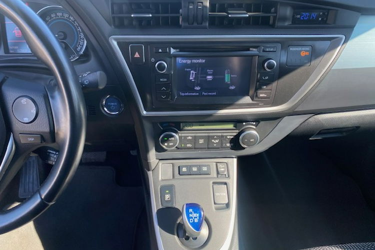 Toyota Auris HYBRID / 57 tys.km / KLIMA / AUTOMAT / TEMPOMAT / KAMERA zdjęcie 9