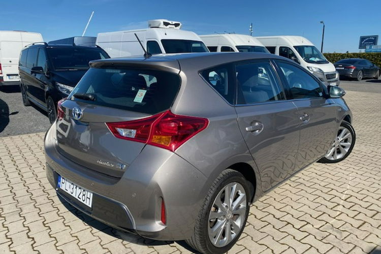Toyota Auris HYBRID / 57 tys.km / KLIMA / AUTOMAT / TEMPOMAT / KAMERA zdjęcie 2