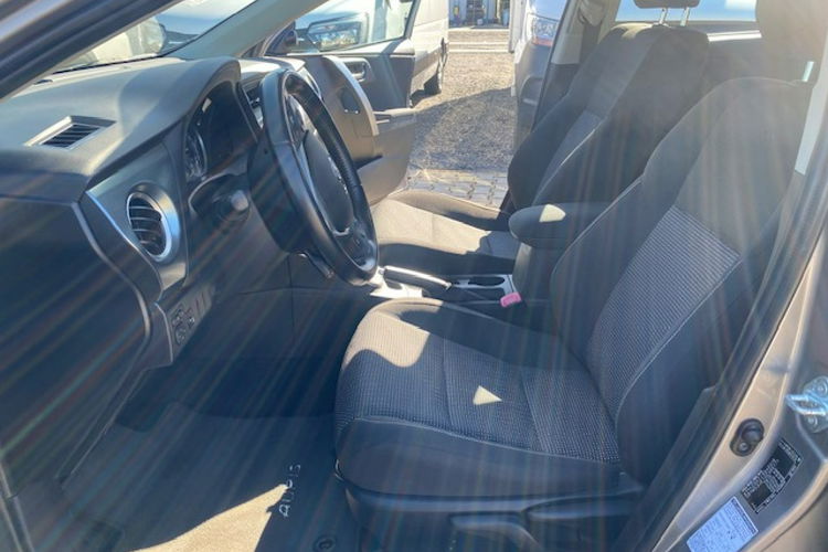 Toyota Auris HYBRID / 57 tys.km / KLIMA / AUTOMAT / TEMPOMAT / KAMERA zdjęcie 3