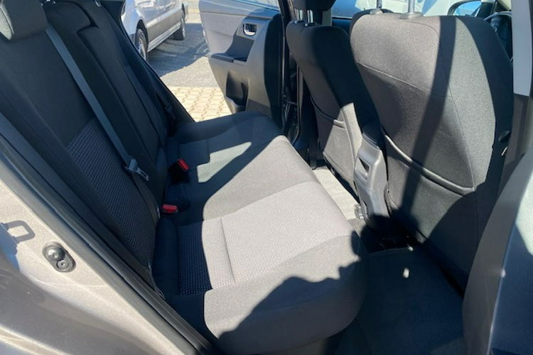 Toyota Auris HYBRID / 57 tys.km / KLIMA / AUTOMAT / TEMPOMAT / KAMERA zdjęcie 5