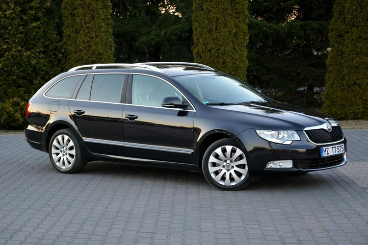 Superb Exclusive duża Navi Xenon Skóry el.fotele Park Assist Aso Skoda zdjęcie 9