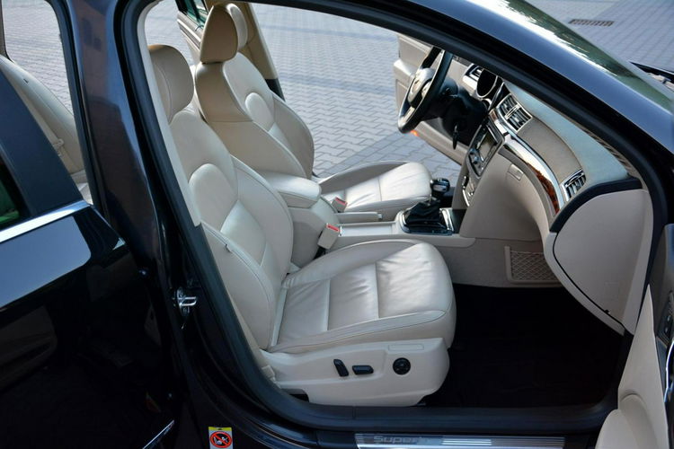Superb Exclusive duża Navi Xenon Skóry el.fotele Park Assist Aso Skoda zdjęcie 15