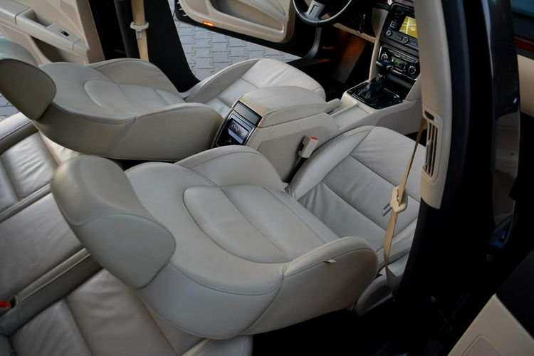 Superb Exclusive duża Navi Xenon Skóry el.fotele Park Assist Aso Skoda zdjęcie 17