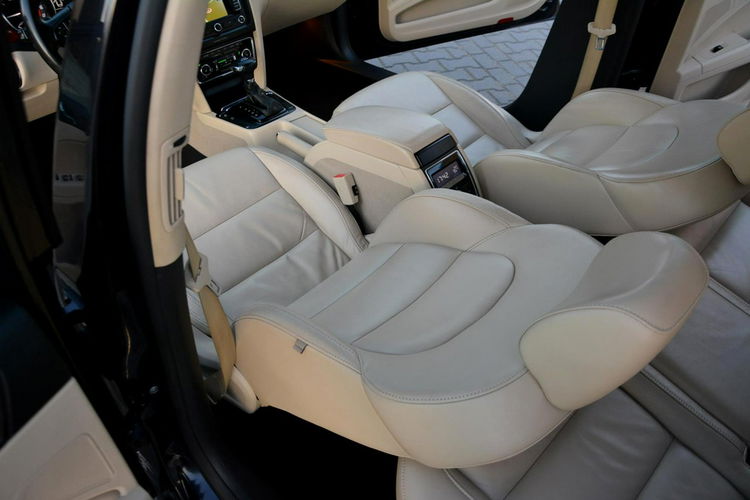 Superb Exclusive duża Navi Xenon Skóry el.fotele Park Assist Aso Skoda zdjęcie 22