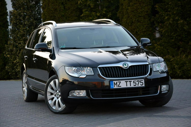Superb Exclusive duża Navi Xenon Skóry el.fotele Park Assist Aso Skoda zdjęcie 7