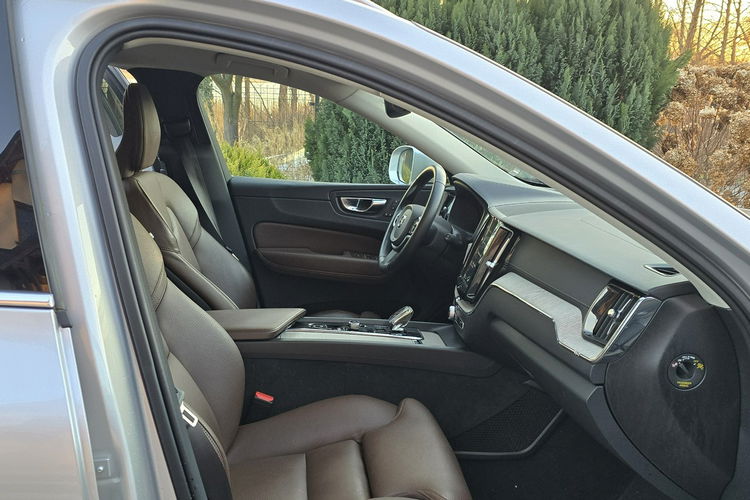 Volvo XC 60 B5 2.0 Benzyna 250KM Insciption / Bezwypadkowy / Fk-VAT zdjęcie 7