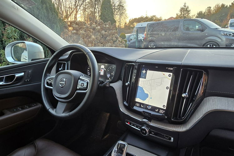 Volvo XC 60 B5 2.0 Benzyna 250KM Insciption / Bezwypadkowy / Fk-VAT zdjęcie 8
