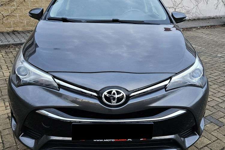 Toyota Avensis 1.8 zdjęcie 6