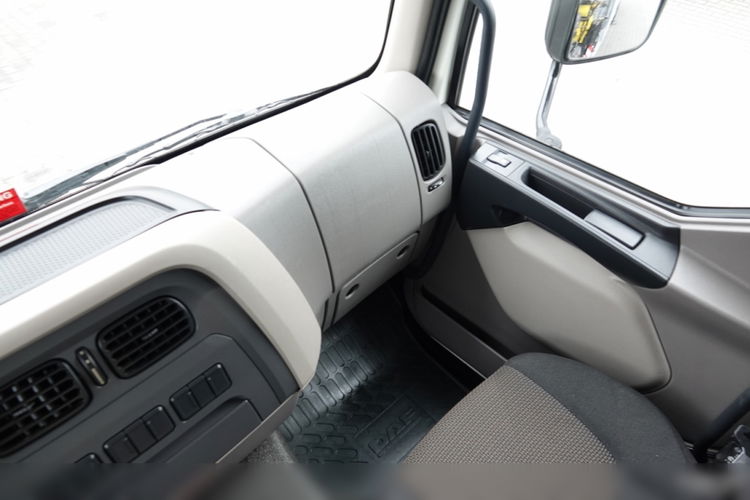 DAF LF 250 / 4X2 / SKRZYNIOWY - 7.30 + HDS HYVA HB 150XE3 / STEROWANIE RADIOWE / ROTATOR / MAX UDŹWIG: 5200 KG / EURO 6  zdjęcie 39