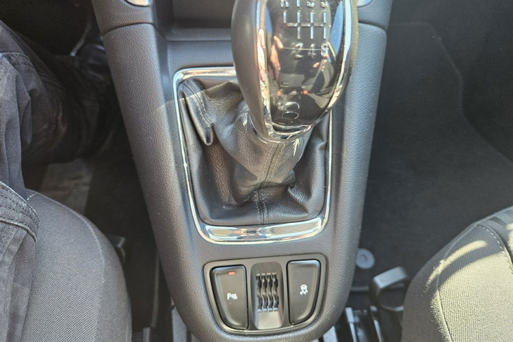 Opel Zafira Navi / Klima / Podgrzewane fotele i kierownica / Tempomat / itd. zdjęcie 13