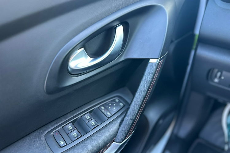 Kadjar Faktura VAT 23% Renault Kadjar 1.3 TCE BLACK EDITION zdjęcie 19