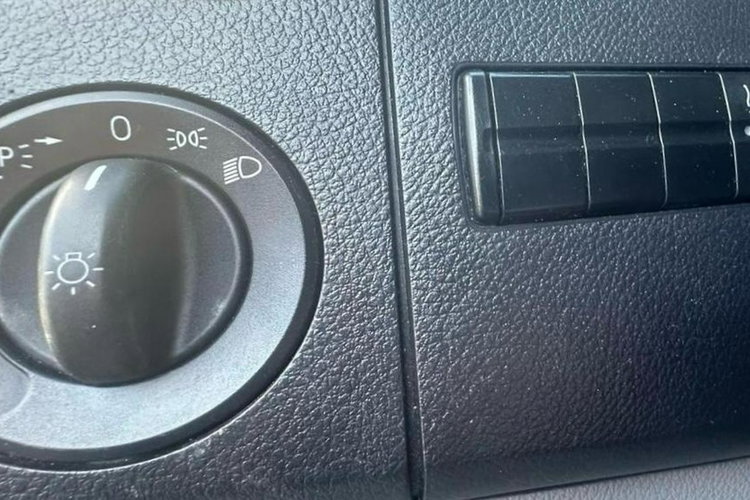 Volkswagen Crafter 2.0 165KM 2014 L2H2 3.5t na haku Tempomat 233 tys. km zdjęcie 11