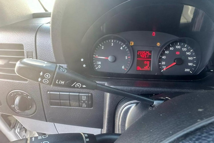 Volkswagen Crafter 2.0 165KM 2014 L2H2 3.5t na haku Tempomat 233 tys. km zdjęcie 15