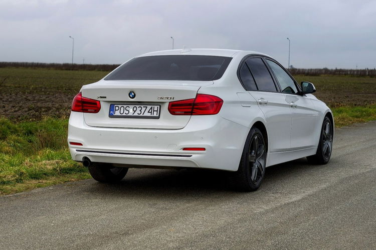BMW 320 zdjęcie 5