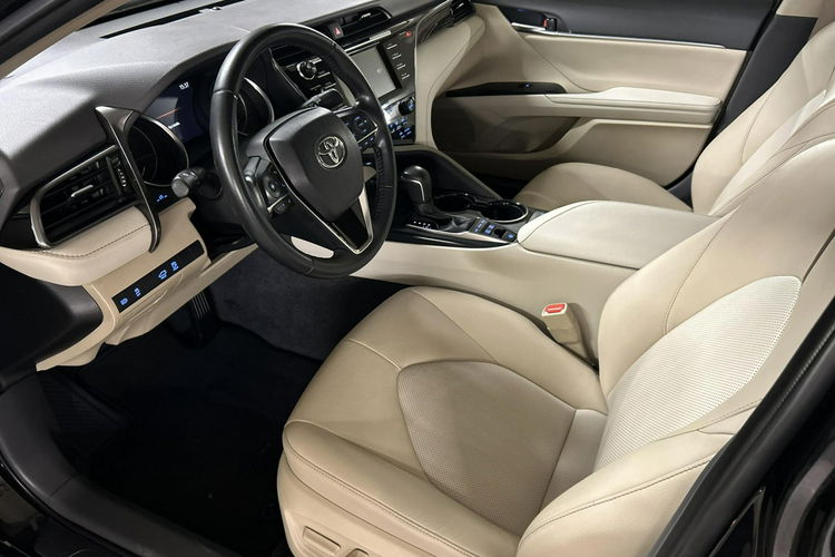 Toyota Camry 2.5 HSD 218KM COMFORT BUSINESS, salon Polska, gwarancja, FV23% zdjęcie 7
