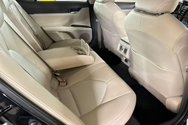 Toyota Camry 2.5 HSD 218KM COMFORT BUSINESS, salon Polska, gwarancja, FV23% zdjęcie 10