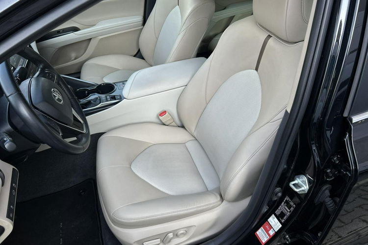 Toyota Camry 2.5 HSD 218KM COMFORT BUSINESS, salon Polska, gwarancja, FV23% zdjęcie 28