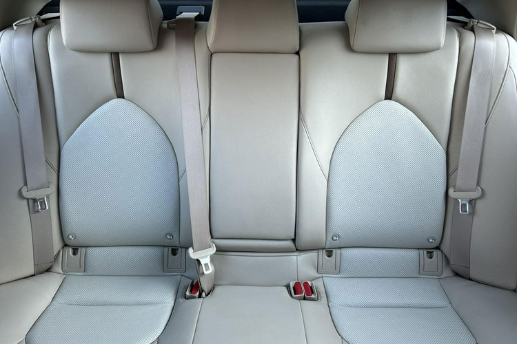 Toyota Camry 2.5 HSD 218KM COMFORT BUSINESS, salon Polska, gwarancja, FV23% zdjęcie 29