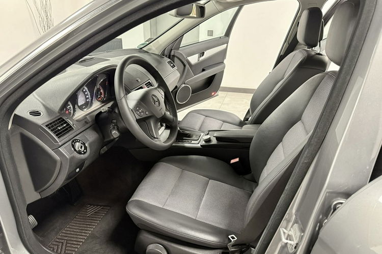 Mercedes C 220 2.2 170KM Automat Avantgarde Navi BXenon Pełna historia serwis NIEMIEC zdjęcie 12