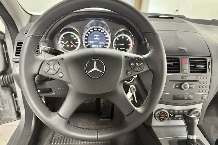 Mercedes C 220 2.2 170KM Automat Avantgarde Navi BXenon Pełna historia serwis NIEMIEC zdjęcie 16