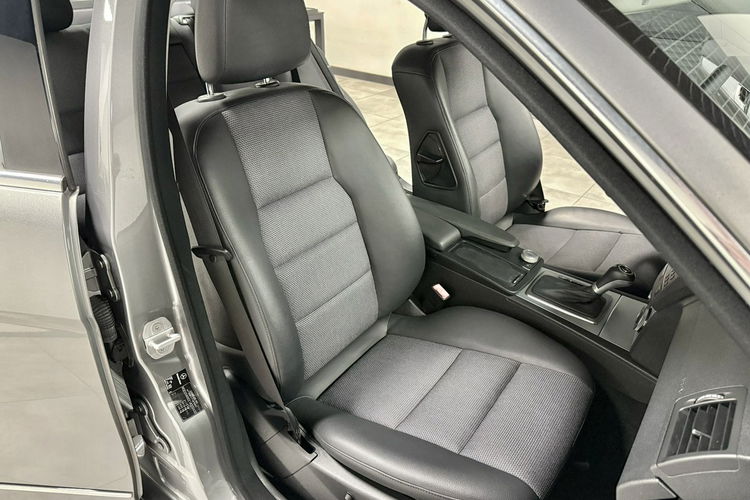 Mercedes C 220 2.2 170KM Automat Avantgarde Navi BXenon Pełna historia serwis NIEMIEC zdjęcie 28