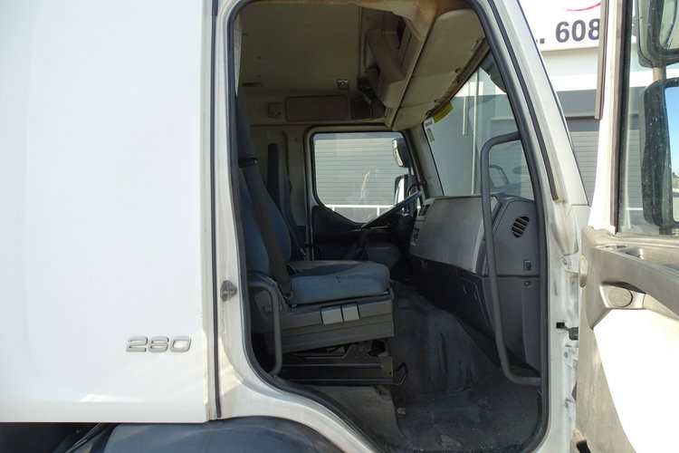 Volvo FL 260 Chłodnia Chereau Sprowadzony Przebieg Udokumentowany Kabina Sypialna Klima Poduszki Winda zdjęcie 7