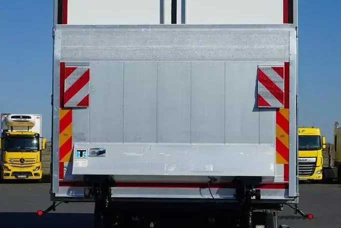 MAN TGS / 26.330 / E 6 / ACC / CHŁODNIA + WINDA / 20 PALET / ŁAD. 14 575 KG zdjęcie 37