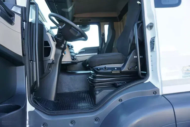 MAN TGS / 26.330 / E 6 / ACC / CHŁODNIA + WINDA / 20 PALET / ŁAD. 14 575 KG zdjęcie 38