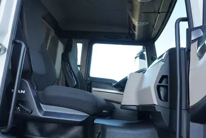 MAN TGS / 26.330 / E 6 / ACC / CHŁODNIA + WINDA / 20 PALET / ŁAD. 14 575 KG zdjęcie 8