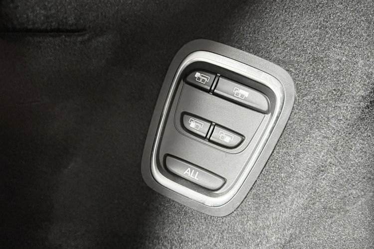 Renault Grand Scenic 1.6 DCi 160KM INITIALE PARIS BOSE Komfortsitze 7-osób KeyLess AUTOMAT zdjęcie 25