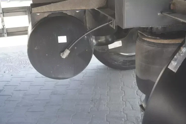 Volvo FH 500 XXL / Firanka / 290 tys. km / Oś skrętna / przyczepa Schwarzmüller zdjęcie 14