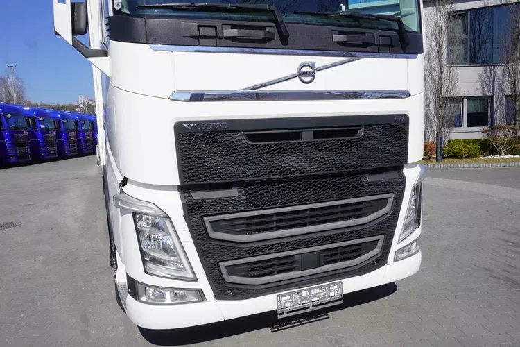 Volvo FH 500 XXL / Firanka / 290 tys. km / Oś skrętna / przyczepa Schwarzmüller zdjęcie 18