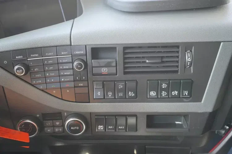 Volvo FH 500 XXL / Firanka / 290 tys. km / Oś skrętna / przyczepa Schwarzmüller zdjęcie 26