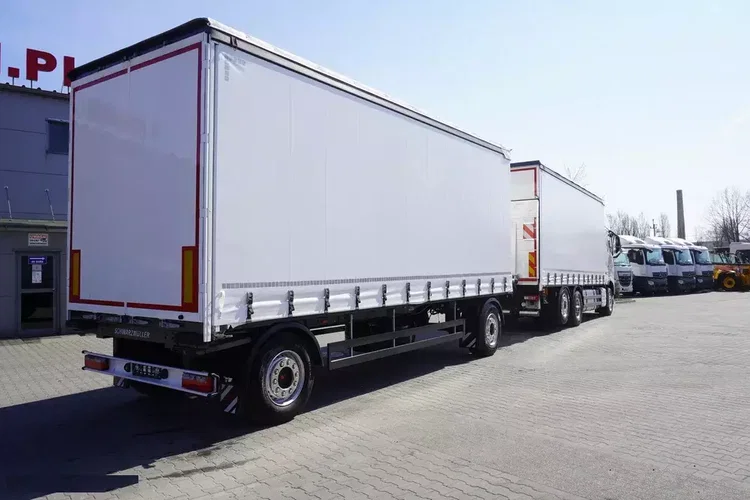 Volvo FH 500 XXL / Firanka / 290 tys. km / Oś skrętna / przyczepa Schwarzmüller zdjęcie 4